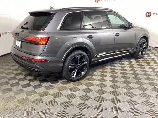 Samurai Gray Metallic 2025 Audi Q7 55 Premium Plus