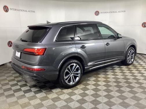 2025 Audi Q7 45 Premium Plus