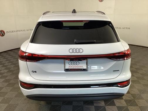 2025 Audi Q6 e-tron Premium Plus quattro