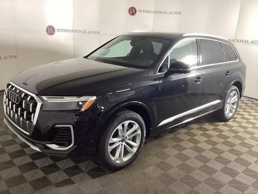 2025 Audi Q7 55 Premium
