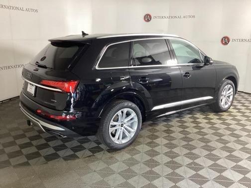 2025 Audi Q7 55 Premium