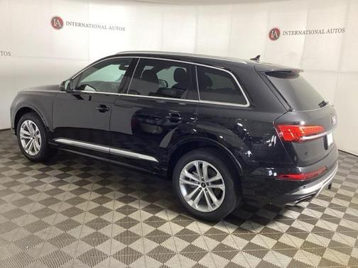 2025 Audi Q7 55 Premium