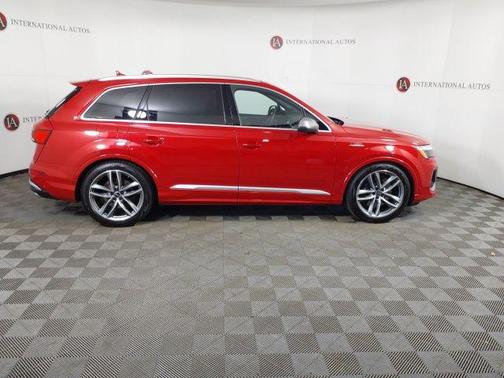Chili Red Metallic 2025 Audi SQ7 4.0T Prestige