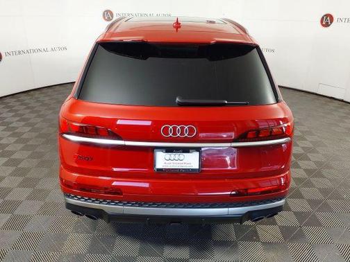 Chili Red Metallic 2025 Audi SQ7 4.0T Prestige