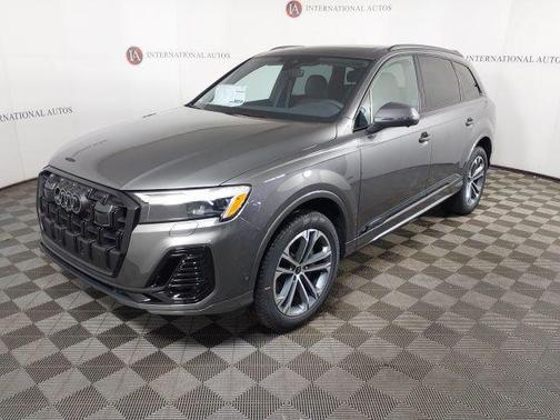 Samurai Gray Metallic 2026 Audi Q7 55 Premium
