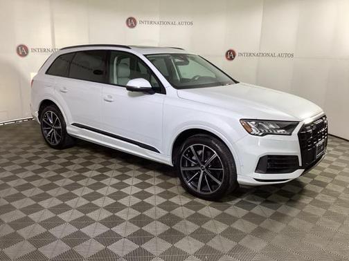 2024 Audi Q7 55 Premium Plus
