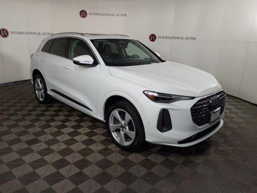 Glacier White 2025 Audi Q5 Premium Plus TFSI quattro S tronic