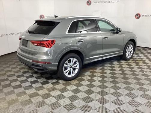 2025 Audi Q3 Premium 45 TFSI S line quattro Tiptronic