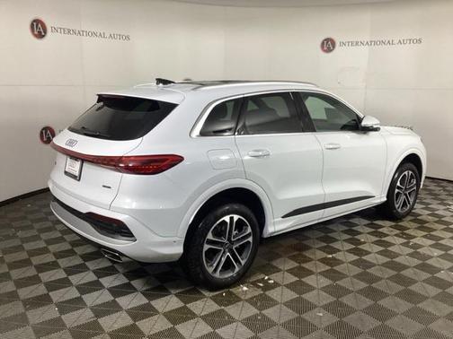 2025 Audi Q5 Premium TFSI quattro S tronic