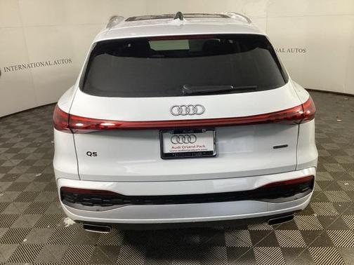 2025 Audi Q5 Premium TFSI quattro S tronic