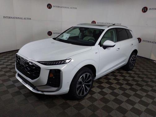 Glacier White Metallic 2026 Audi Q3 TFSI quattro S tronic