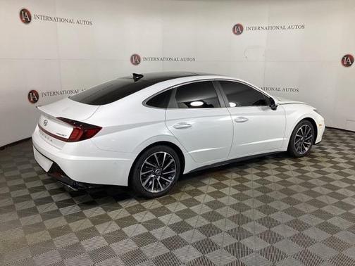 2022 Hyundai SONATA Limited