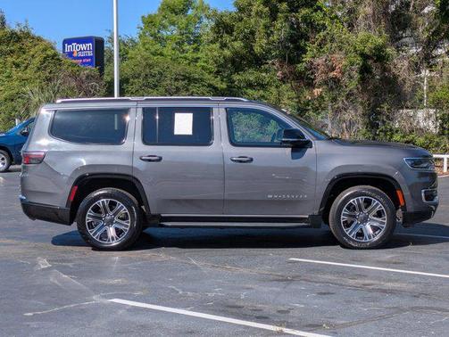Baltic Gray Metallic Clearcoat 2024 Jeep Wagoneer Series II 4x2