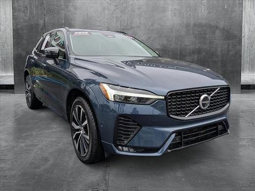 2024 Volvo XC60 B5 Plus Dark Theme