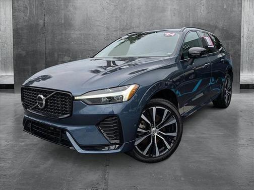 2024 Volvo XC60 B5 Plus Dark Theme