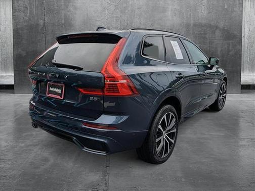 2024 Volvo XC60 B5 Plus Dark Theme