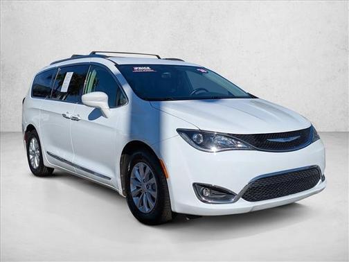 2018 Chrysler Pacifica Touring-L