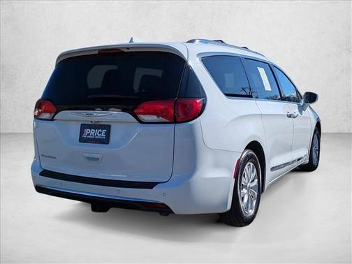 2018 Chrysler Pacifica Touring-L