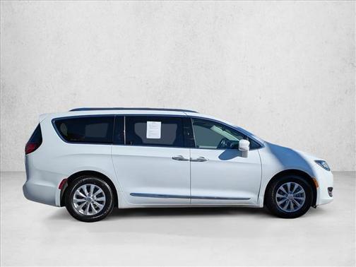 2018 Chrysler Pacifica Touring-L