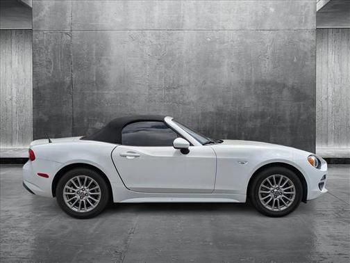 2020 FIAT 124 Spider Base