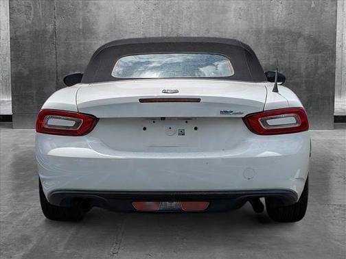 2020 FIAT 124 Spider Base