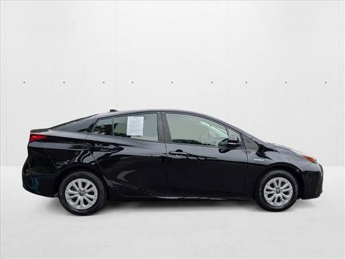 2022 Toyota Prius LE