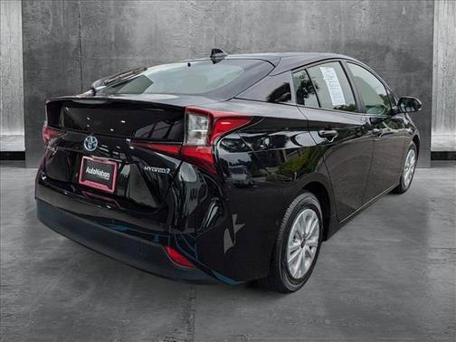 2022 Toyota Prius LE