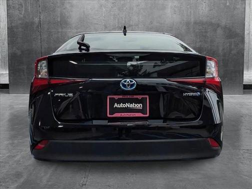 2022 Toyota Prius LE