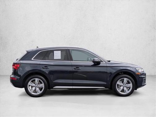 Mythos Black Metal 2018 Audi Q5 2.0T Premium Plus