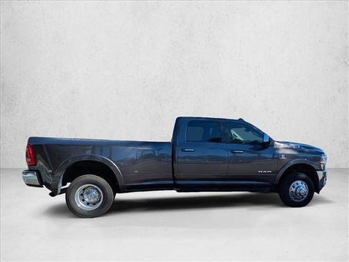2019 RAM 3500 Laramie Crew Cab 4x4 8' Box