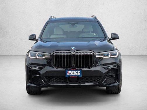 Black Sapphire Metallic 2022 BMW X7 M50i