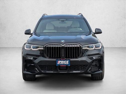Black Sapphire Metallic 2022 BMW X7 M50i