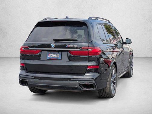 Black Sapphire Metallic 2022 BMW X7 M50i