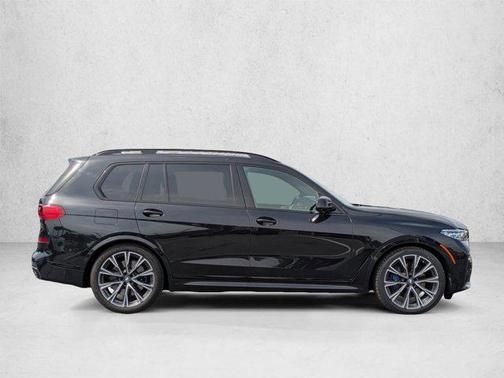 Black Sapphire Metallic 2022 BMW X7 M50i