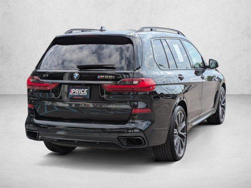 Black Sapphire Metallic 2022 BMW X7 M50i
