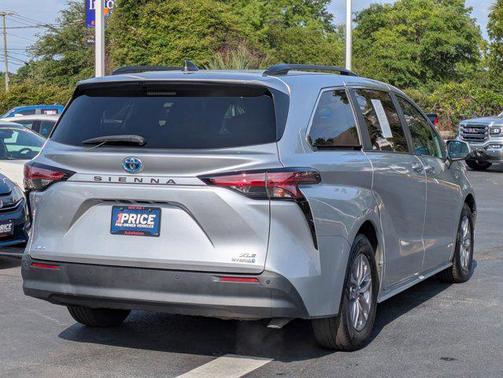 Celestial Silver Metallic 2021 Toyota Sienna XLE 7 Passenger