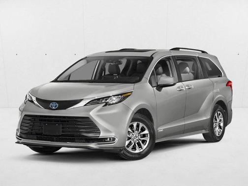 Celestial Silver Metallic 2021 Toyota Sienna XLE 7 Passenger