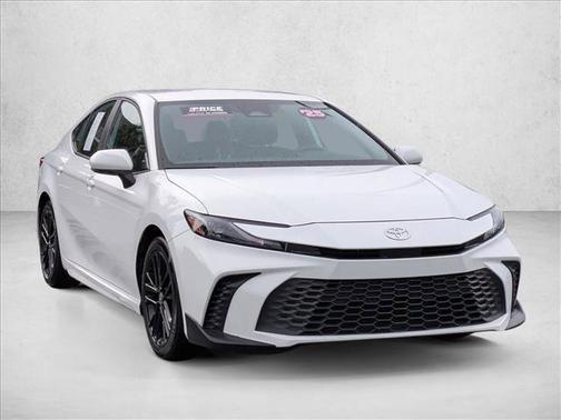 Ice Cap 2025 Toyota Camry SE