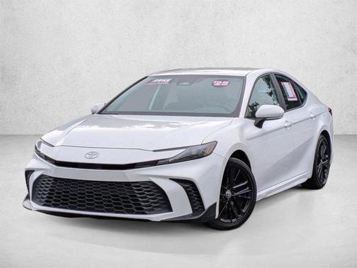 Ice Cap 2025 Toyota Camry SE