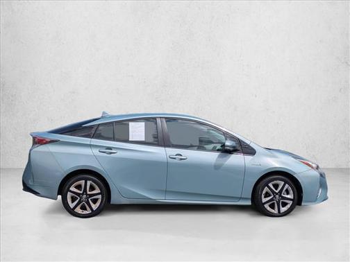 2016 Toyota Prius Four Touring