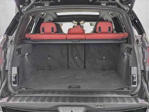 Black Sapphire Metallic 2022 BMW X5 M Base