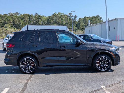 Black Sapphire Metallic 2022 BMW X5 M Base