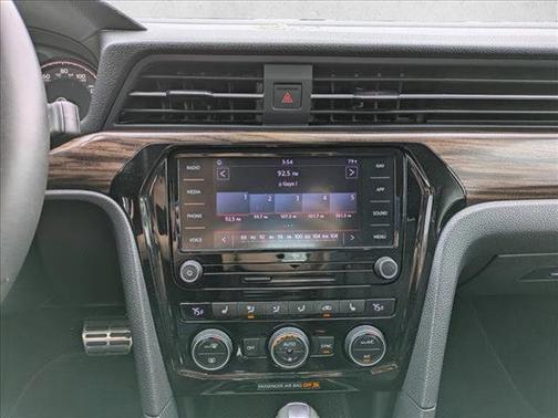2022 Volkswagen Passat 2.0T Limited Edition