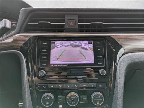 2022 Volkswagen Passat 2.0T Limited Edition