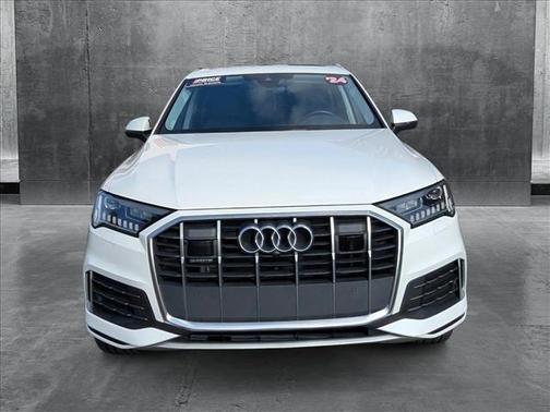 2024 Audi Q7 45 Premium Plus