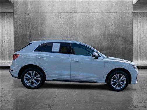2023 Audi Q3 S line Premium
