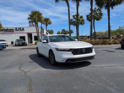 Platinum White Pea 2023 Honda Accord EX