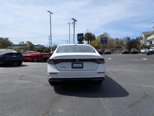 Platinum White Pea 2023 Honda Accord EX