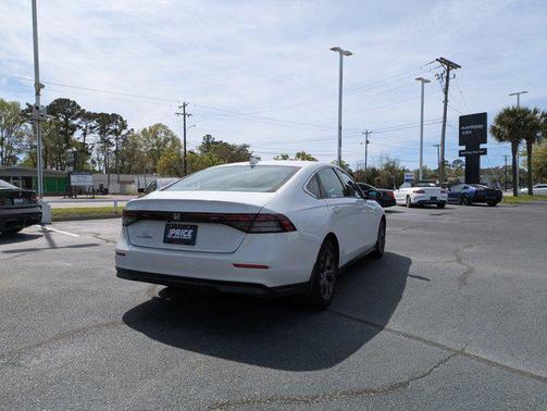 Platinum White Pea 2023 Honda Accord EX