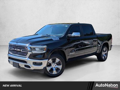 Diamond Black Crystal Pearlcoat 2022 RAM 1500 Laramie